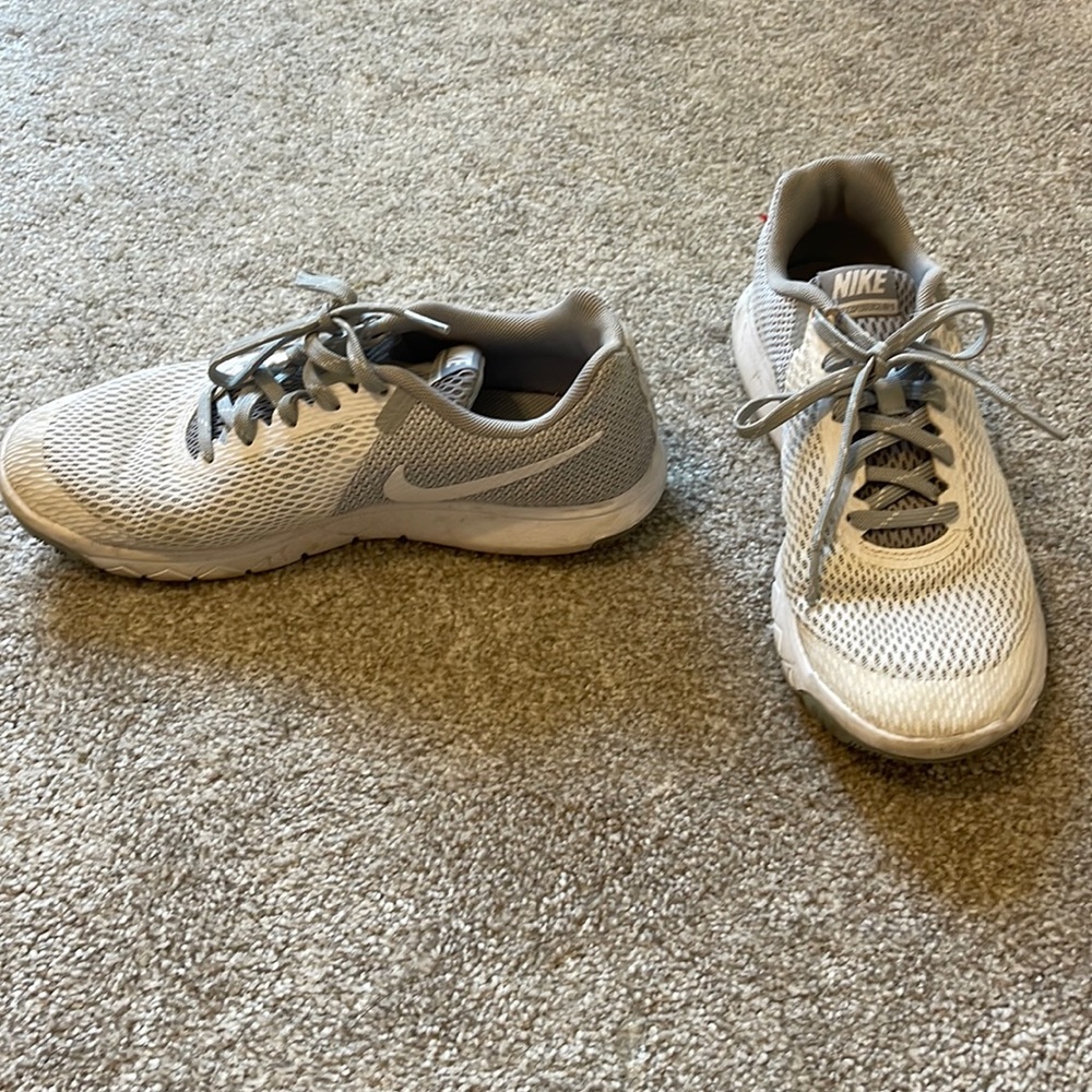 Nike tennis shoes, size 8